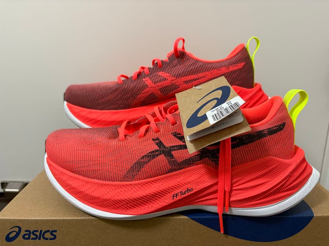 2月11まで限定値下　アシックス　スーパーブラスト　26.0cm