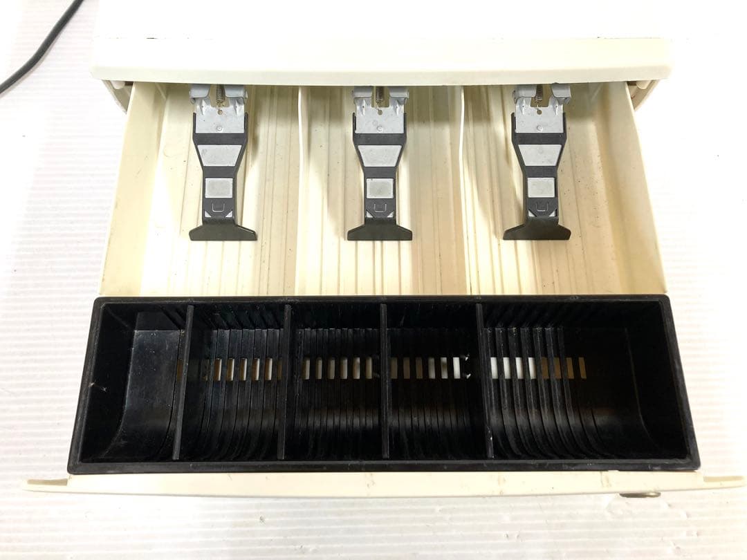 ◆CASIO カシオ◆電子レジスター 110ER 未使用ロールペーパー 3巻付き