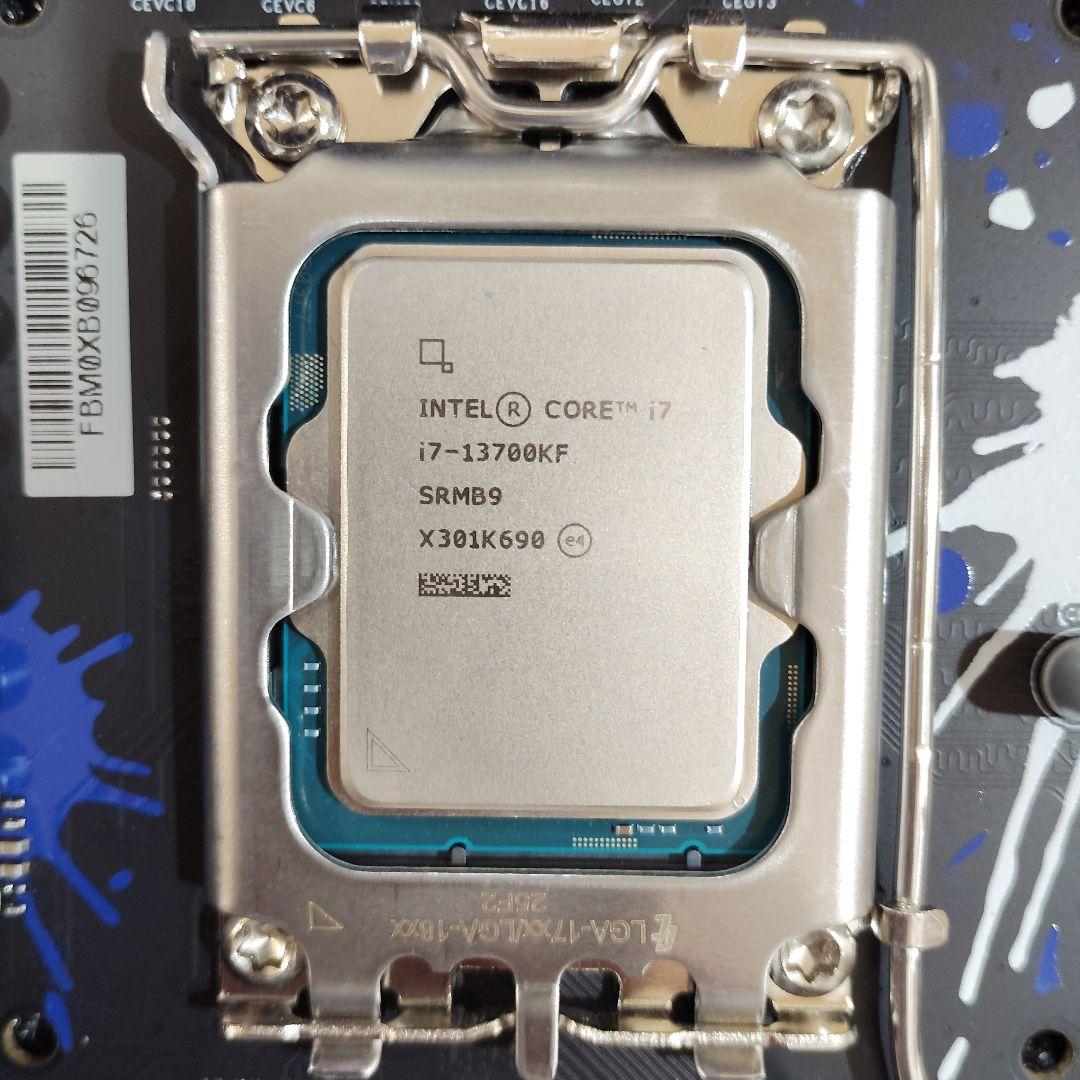 i7 13700kfとASRock Z790 LiveMixer のセット