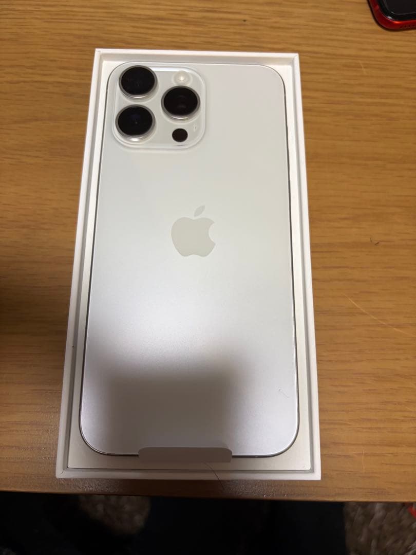 【美品】Apple iPhone 15 Pro max ホワイト 本体