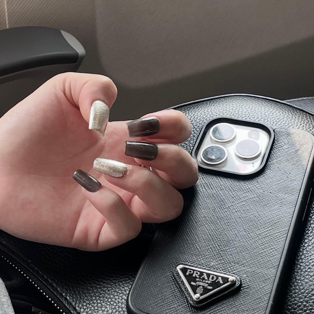 PRADA 携帯ケース 15Pro用