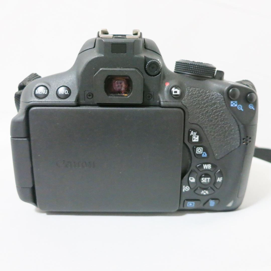 【Canon EOS Kiss X7i デジタル一眼レフ　レンズ18－250㎜】