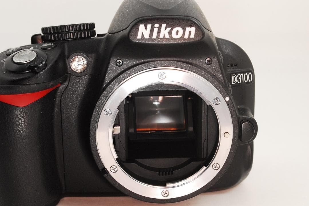 Nikon D3100＋18-55mm 標準セット☘️初心者に最適