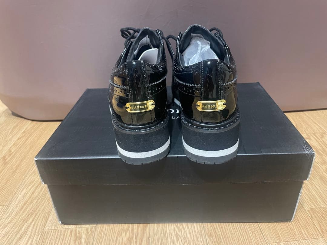 SANDERS ブラック厚底シューズ