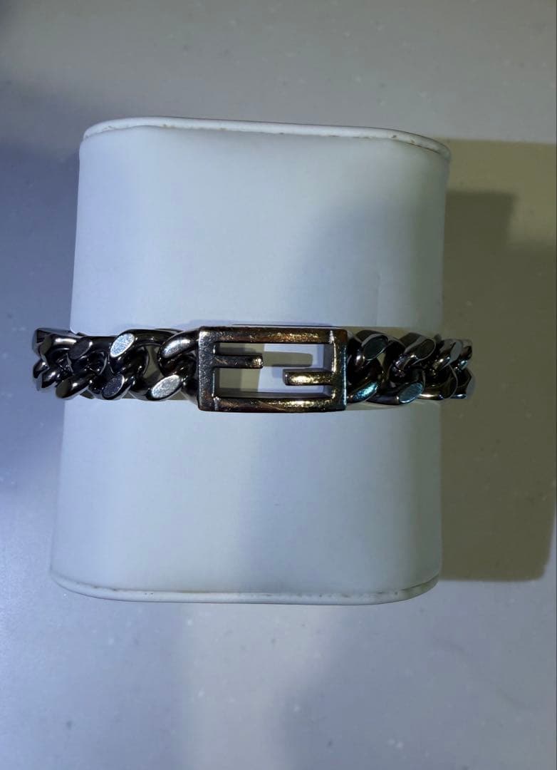 【値下げ品】Fendi シルバー チェーンブレスレット