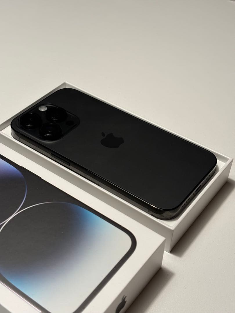 【ほぼ新品】Apple iPhone 14 Pro スペースブラック 箱付属品付