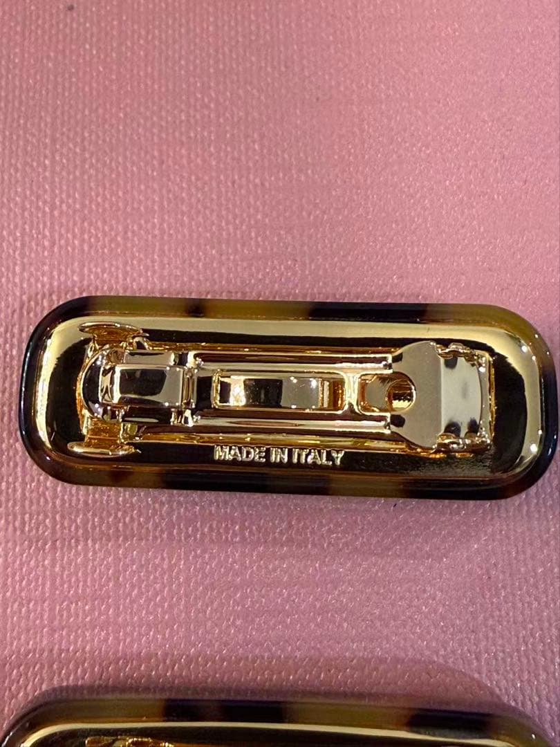 ミュウミュウ　miumiu ロゴ　プレックス　ヘアグリップ