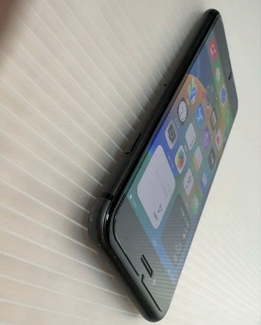 Apple iPhone8 SIMフリー 64GB 付属品付き バッテリー新品