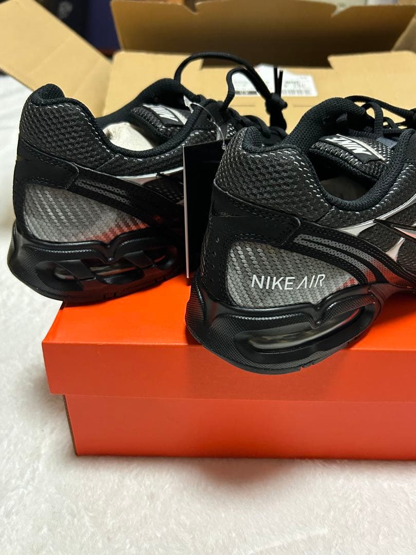 新品未使用　ナイキ　エアマックス　トーチ4 ブラック　シルバー　黒　28.5