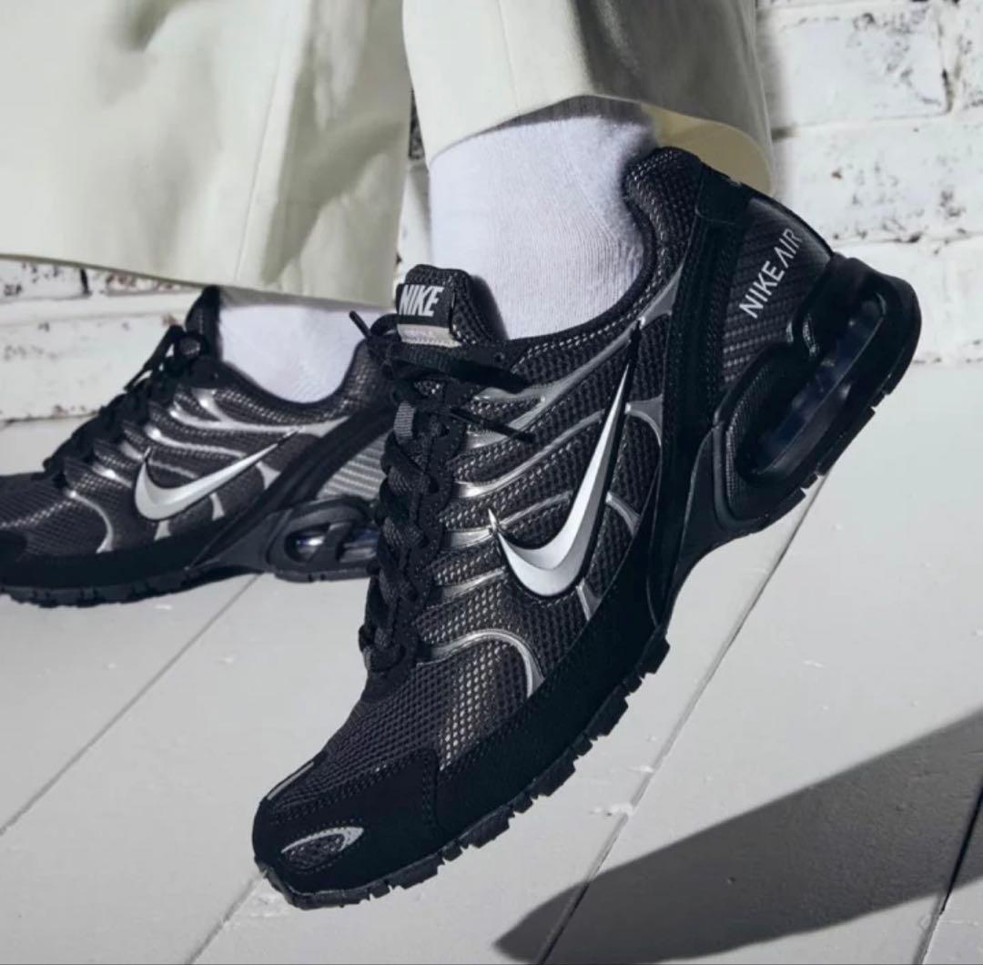 新品未使用　ナイキ　エアマックス　トーチ4 ブラック　シルバー　黒　28.5