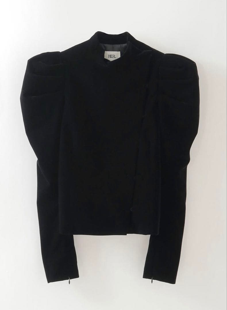 HER. ベロアパワーショルダー