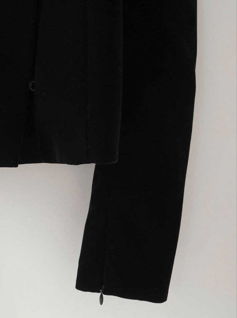 HER. ベロアパワーショルダー