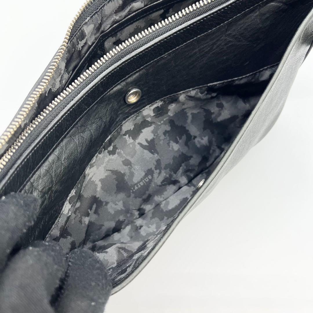 美品✨アニアリ　ボディバッグ　ハーフムーン　レザー　ブラック　バルケッタ　迷彩