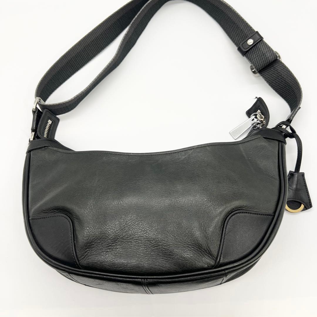 美品✨アニアリ　ボディバッグ　ハーフムーン　レザー　ブラック　バルケッタ　迷彩