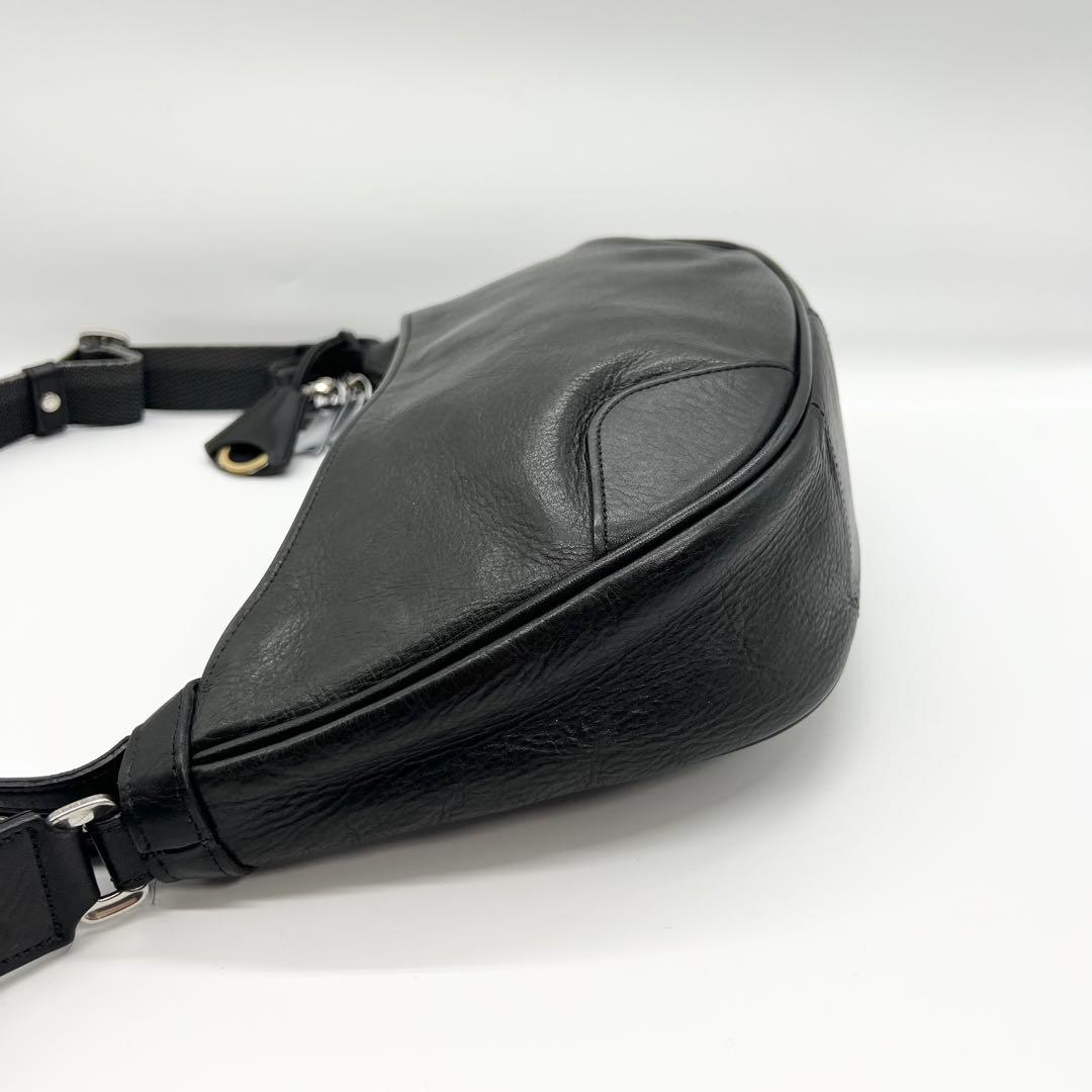 美品✨アニアリ　ボディバッグ　ハーフムーン　レザー　ブラック　バルケッタ　迷彩