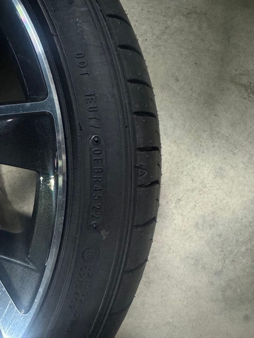 \"ほぼ新品\"カローラスポーツ純正ホイールタイヤ4本