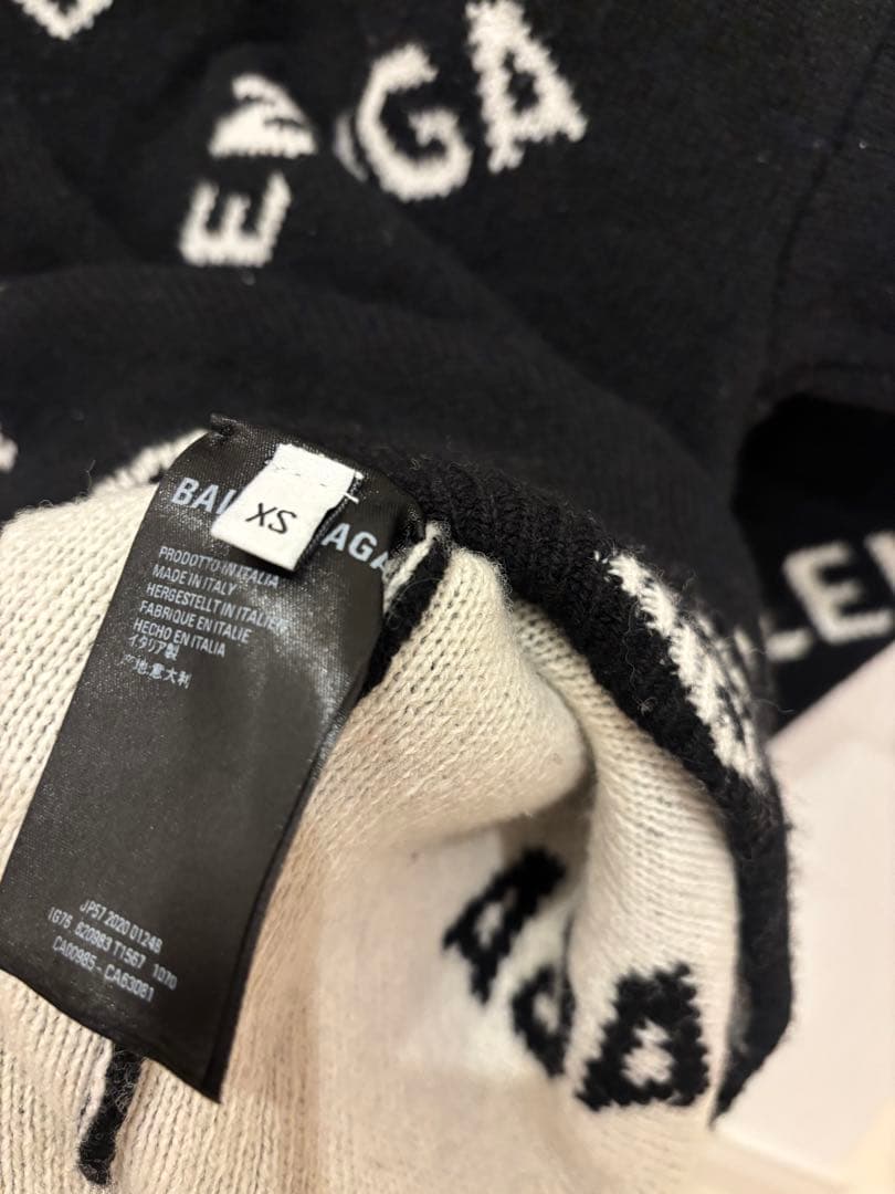 バレンシアガ　ニット、セーター