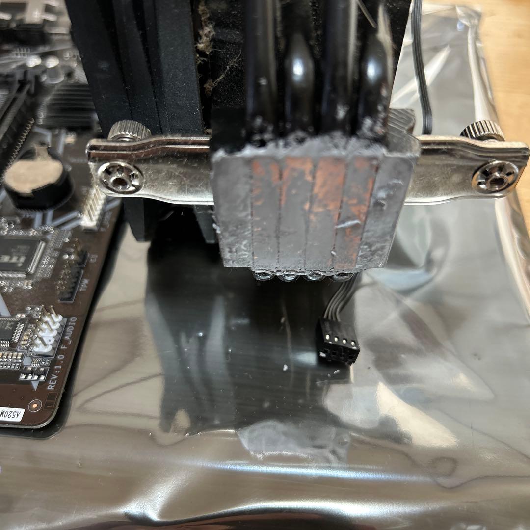 CPU AMDRyzen 7 5700X CPU&gigabyte A520M K V2