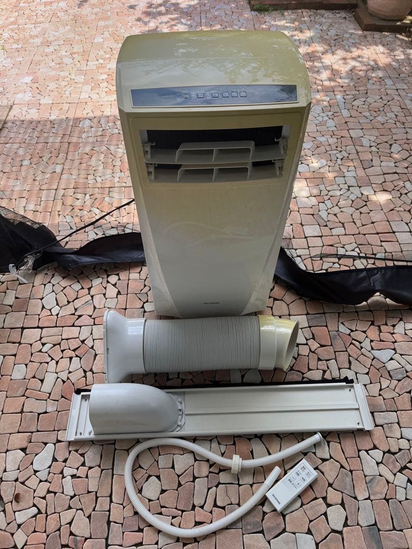 アイリスオーヤマ ポータブル クーラー エアコン 除湿機能付　IPC-221N