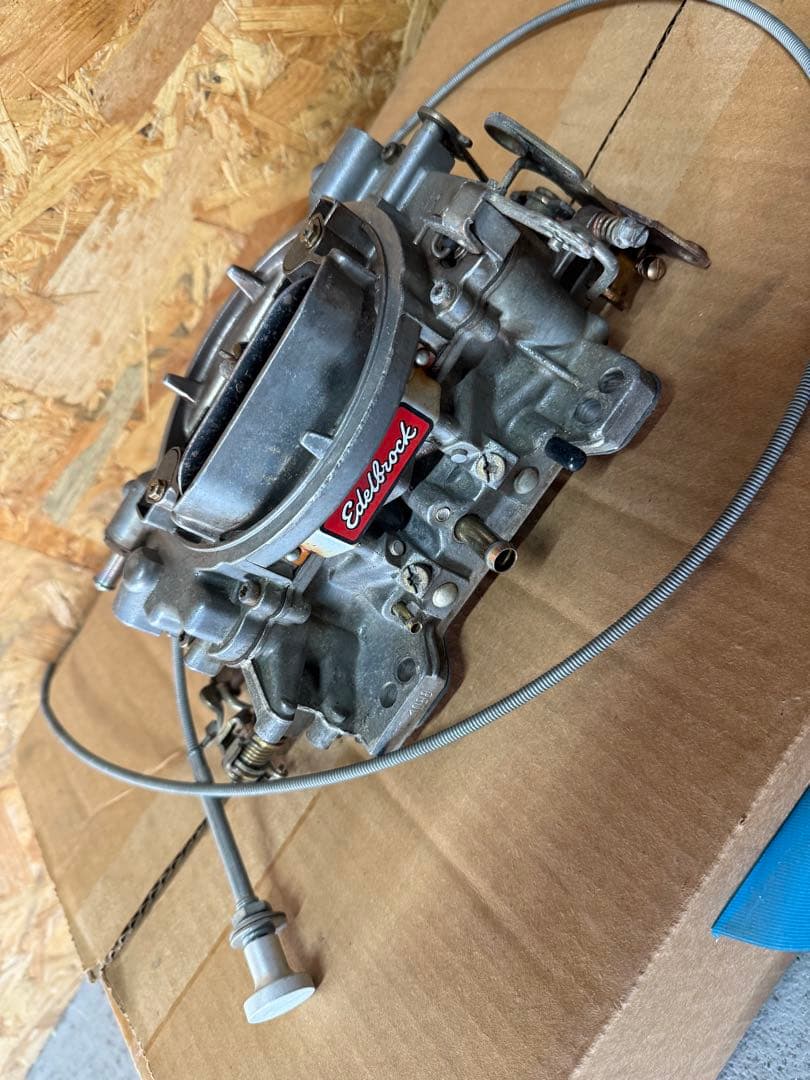 [ジャンク]Edelbrock キャブレター 1405 1098
