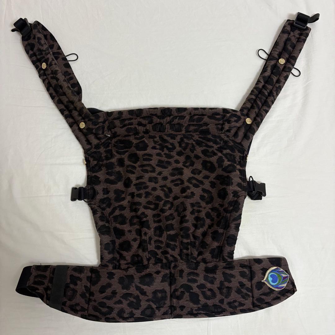 artipoppe アーティポッペ　抱っこ紐 レオパード