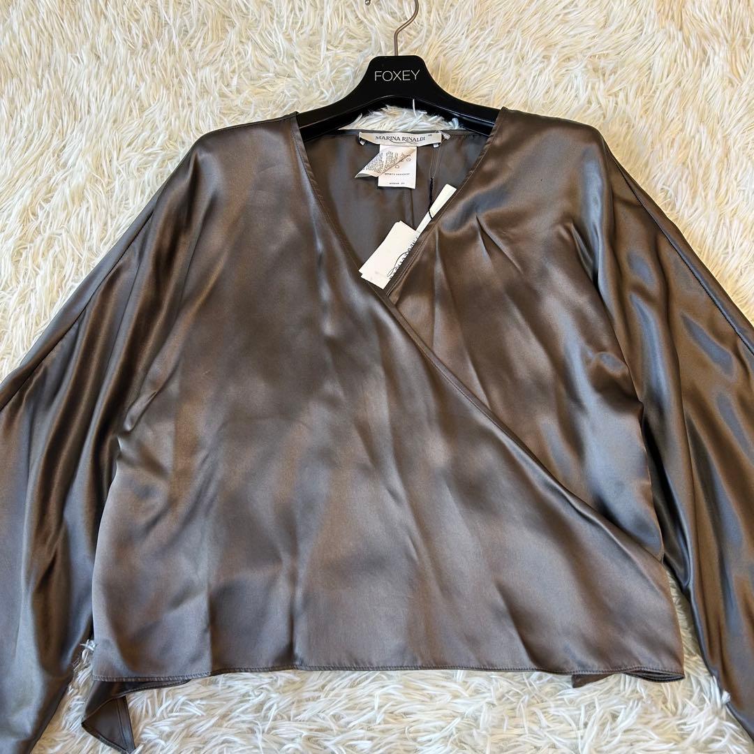 新品タグ付き　MARINA RINALDIマリナリナルディシルクメタルブラウス