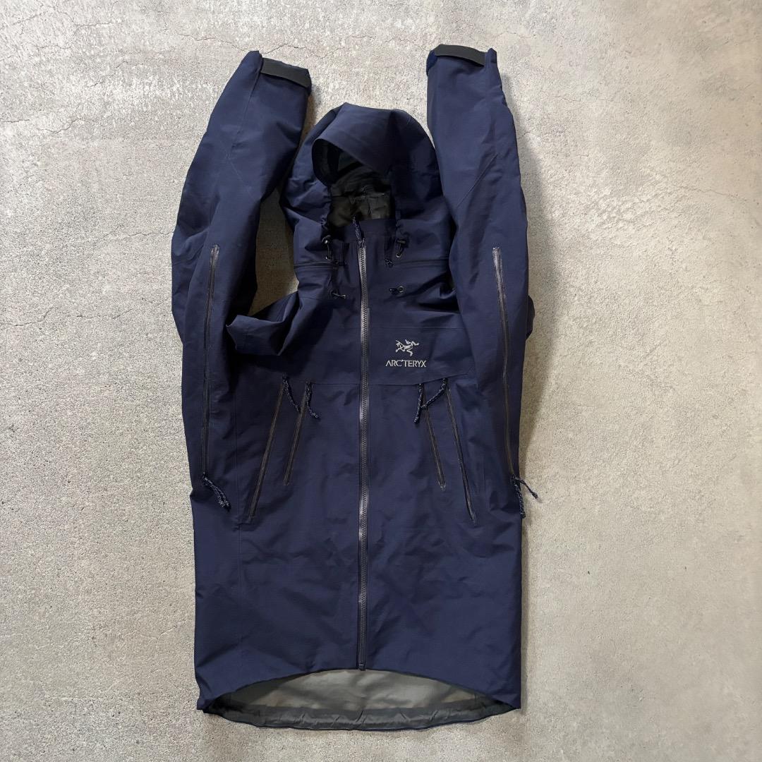 と*ろ様 ＊激レア＊ arc'teryx Theta SV Abyss Blue