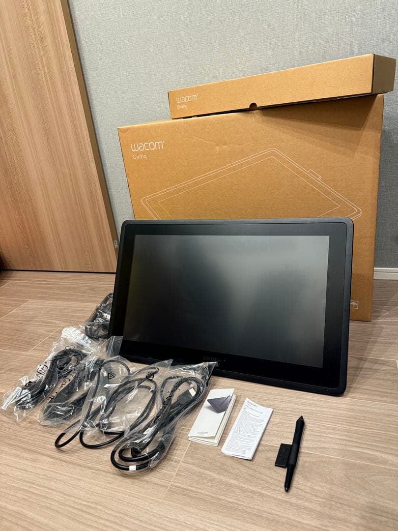 液タブ Wacom Cintiq 22 DTK2260K0D