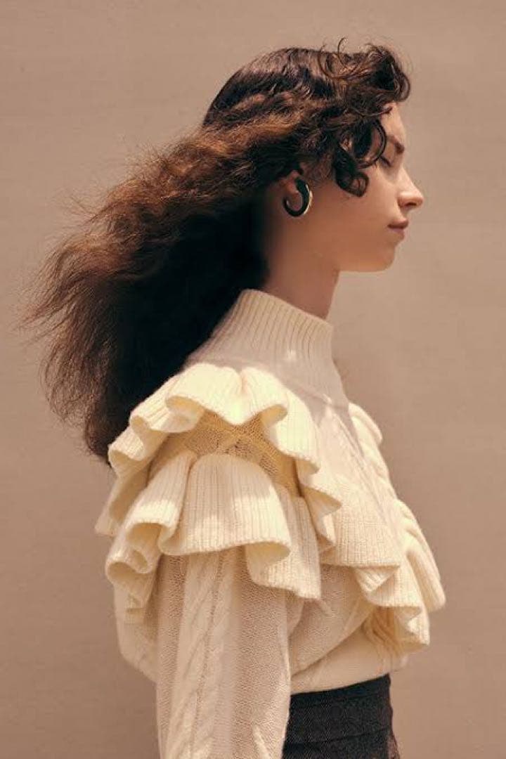 美品☆柴咲コウ☆MES VACANCES ミヴァコンス☆ケーブルフリルニット