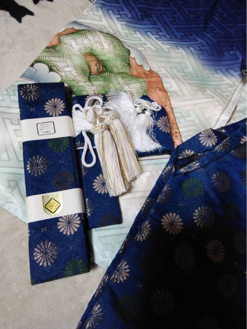 男の子用・3歳から5歳向け・表側正絹・お着物と袴のセットです