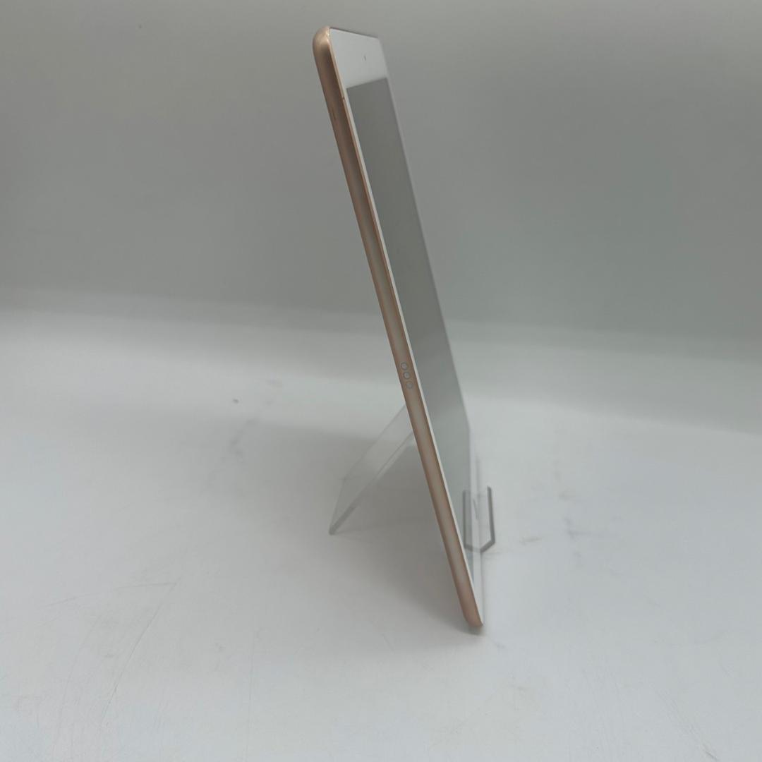 良品 iPad 第6世代 32GB Wi-Fi＋Cellularモデル