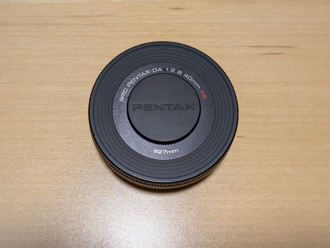 PENTAX K-01 ボディ+ DA 40 mm f / 2.8 XSレンズ