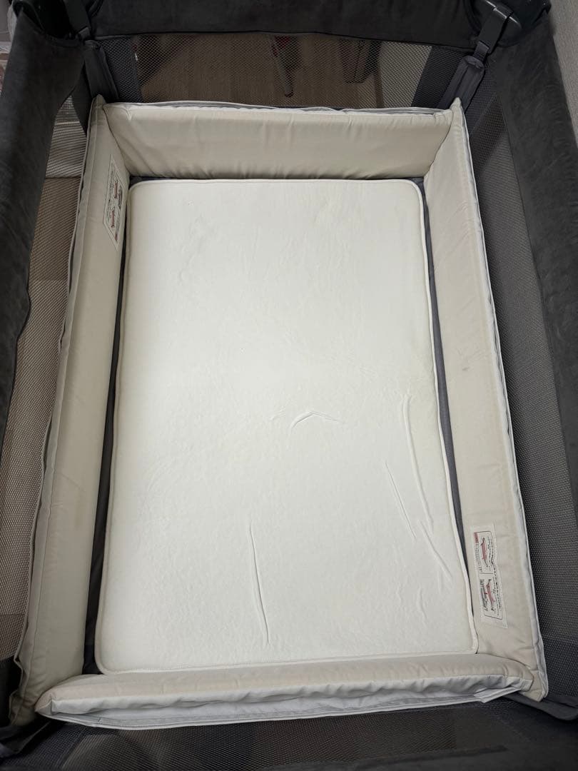 Apricaアップリカ ココネルエアー ベビーベッド グレー