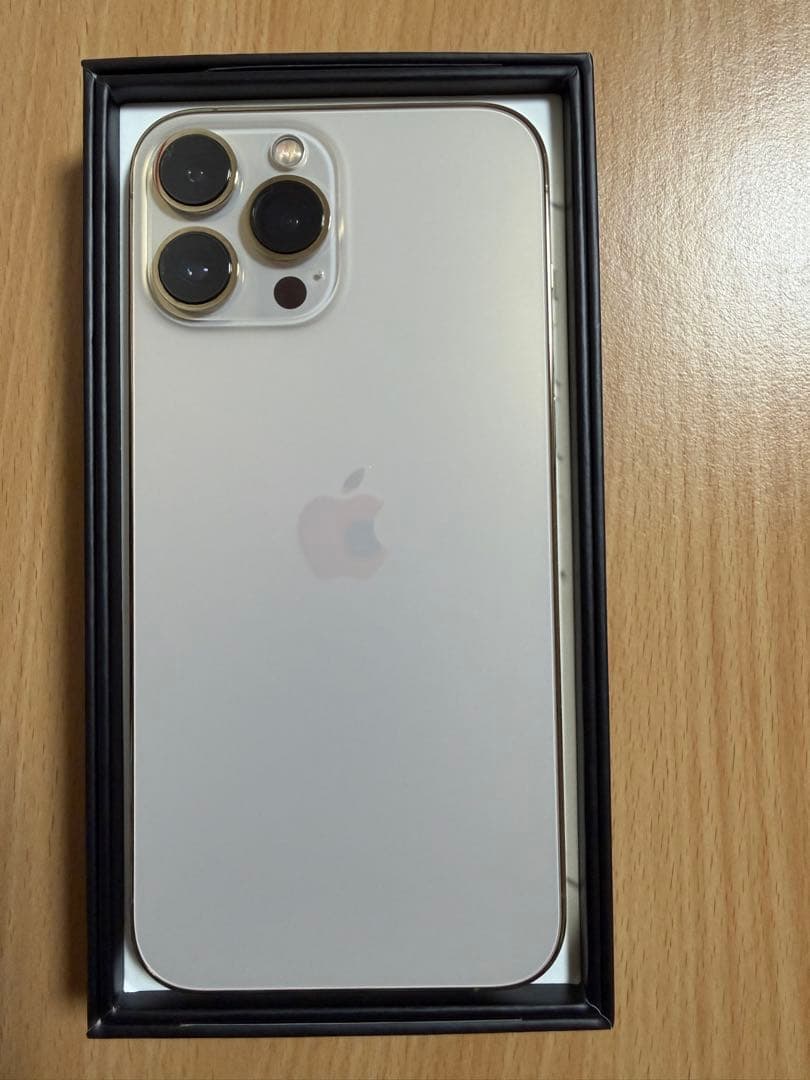 Apple iPhone 13 Pro Max ゴールド本体　256GB