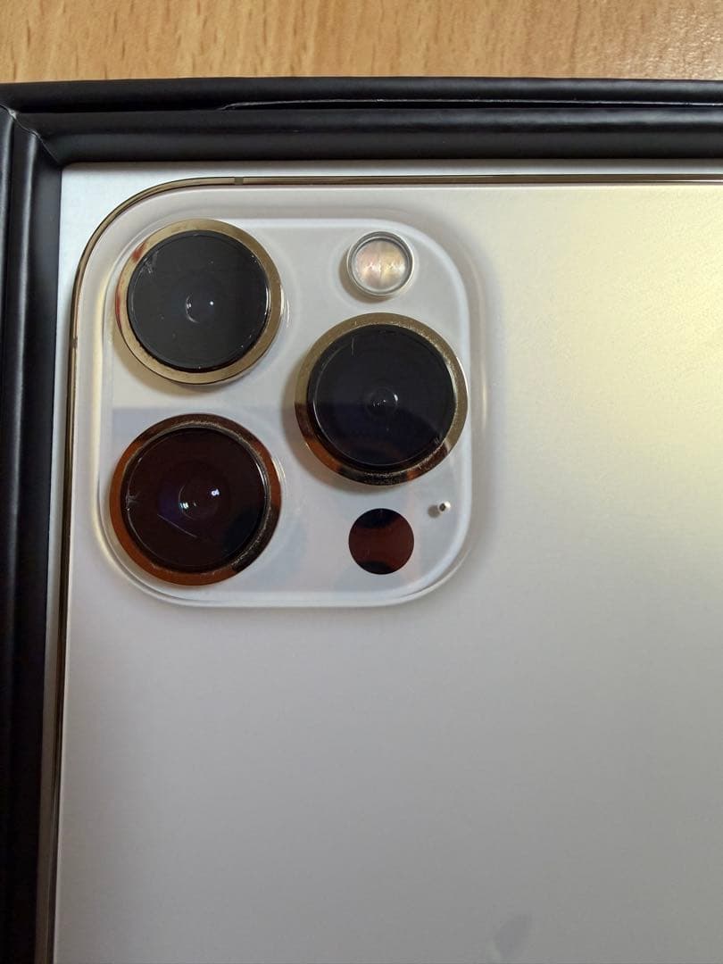 Apple iPhone 13 Pro Max ゴールド本体　256GB