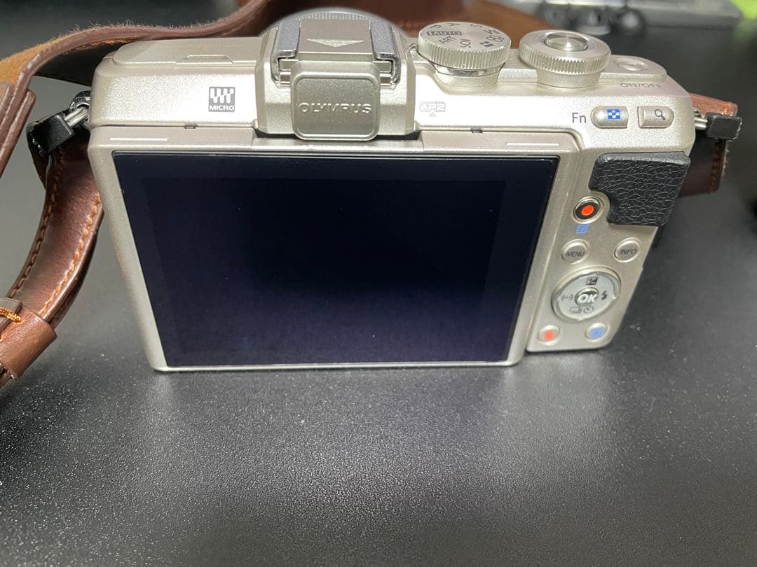 OLYMPUS PEN Lite E-PL7 ミラーレスカメラセット
