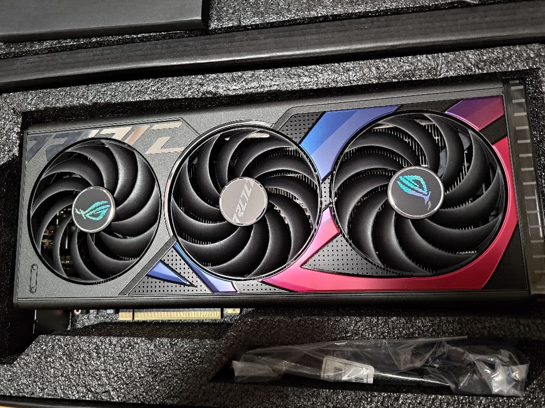 グラフィックボード・グラボ・ビデオカード ROG STRIX GeForce RTX 4070 Ti Super OC