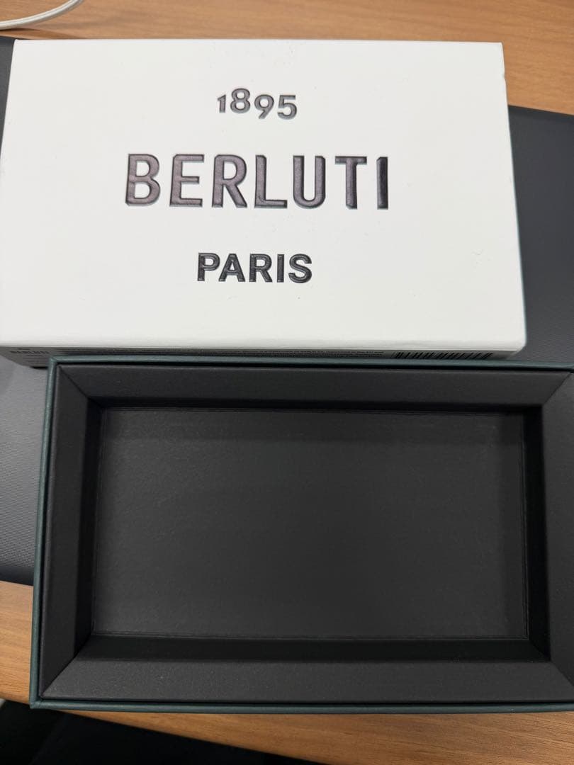 Berluti 手帳型 iPhoneケース グレー　15pro