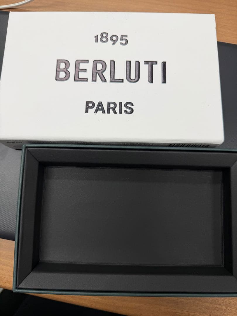 Berluti 手帳型 iPhoneケース グレー　15pro