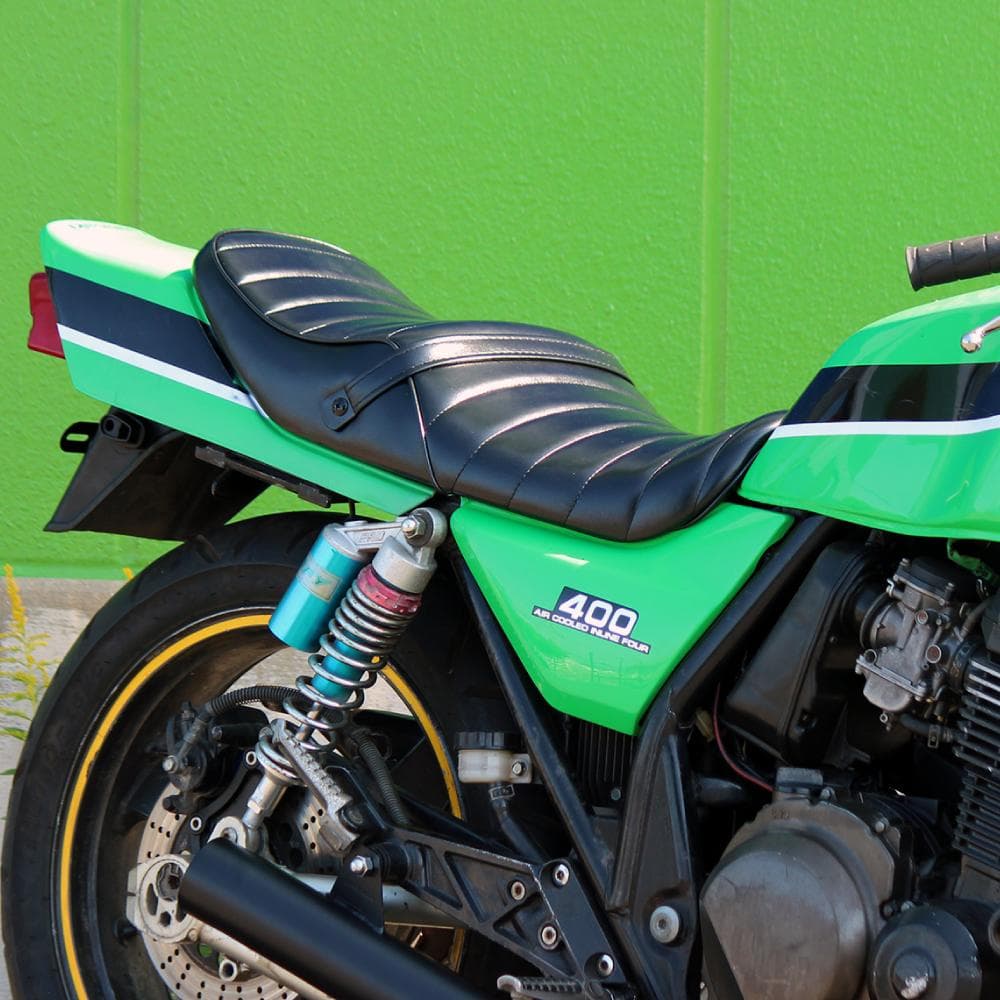 カワサキ ZRX400/ZRX-II用 タックロールシート ブラック