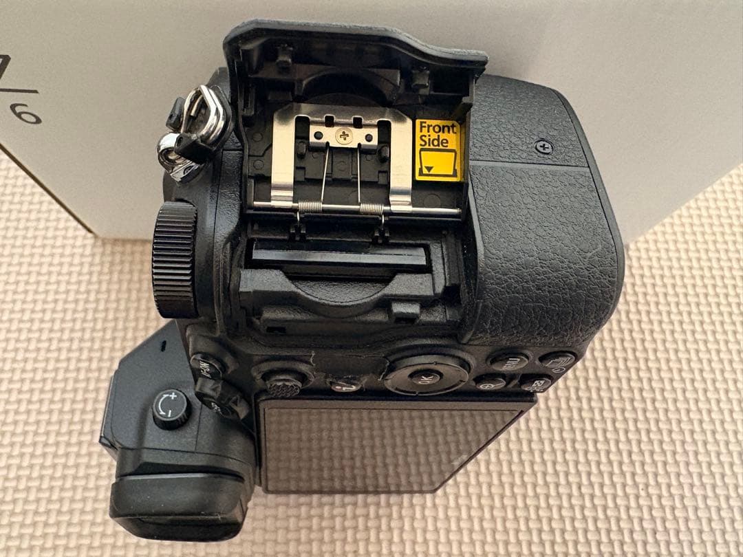 Nikon Z 6 ミラーレス一眼カメラ