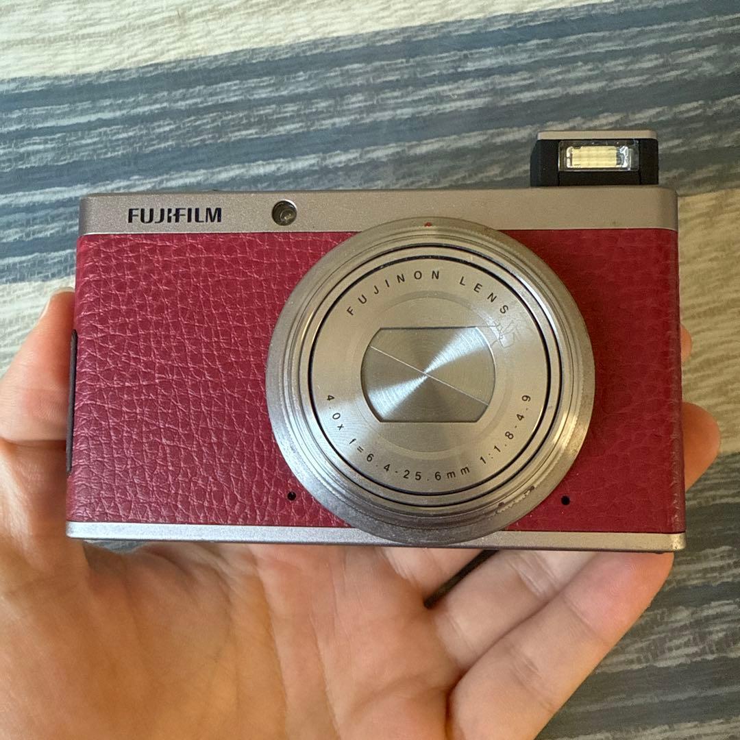 Fujifilm XF1 コンパクトデジタルカメラ レッド
