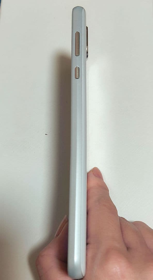 AQUOS sense3 plus スマートフォン ホワイト