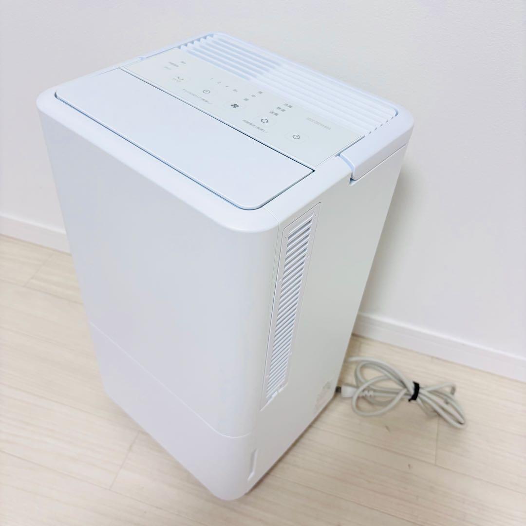 美品　アイリスオーヤマ　コンパクトクーラー　ICA-0301G 2023年製