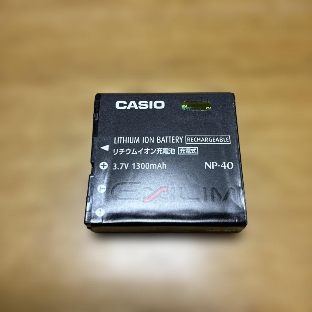 カシオ CASIO EXILIM EX-Z1050 シルバー　ポーチ付