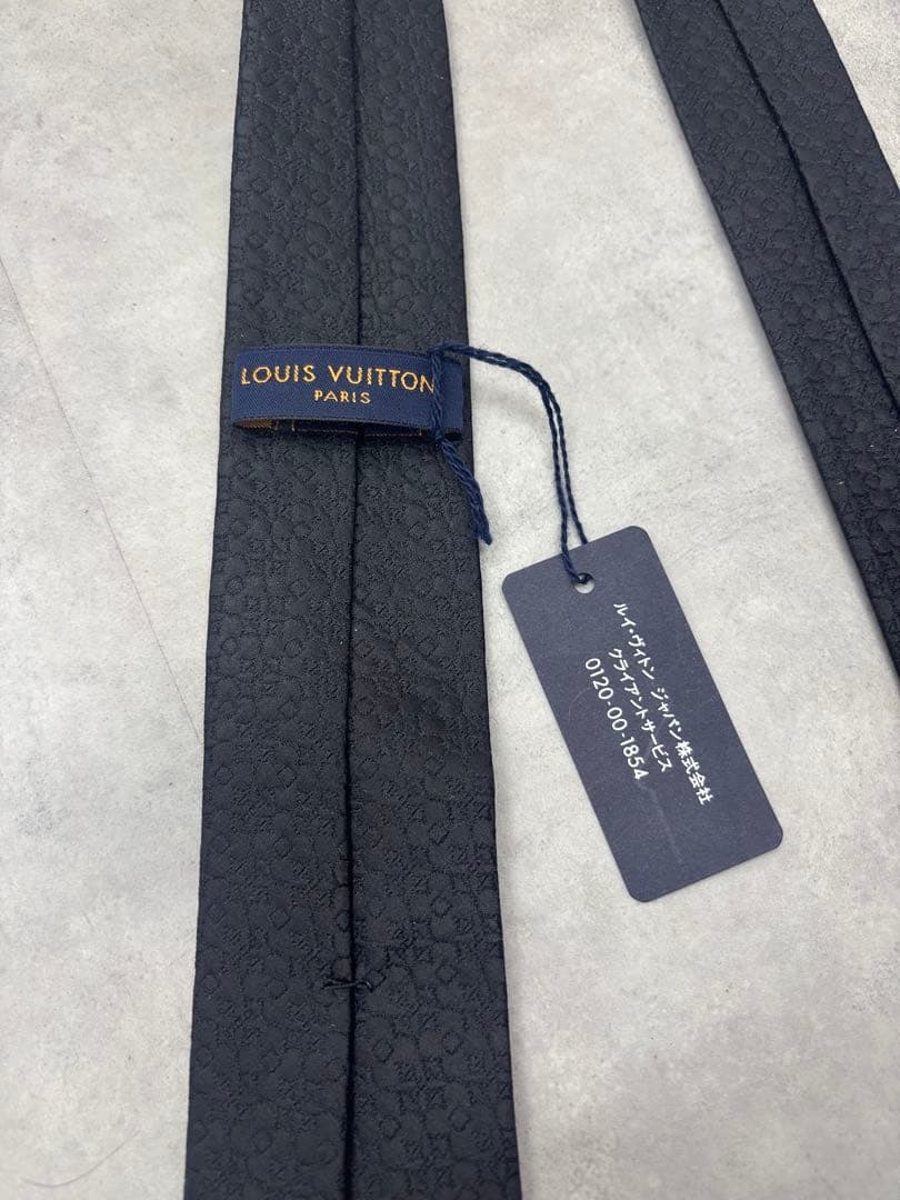 LOUIS VUITTON ダークブルーネクタイ