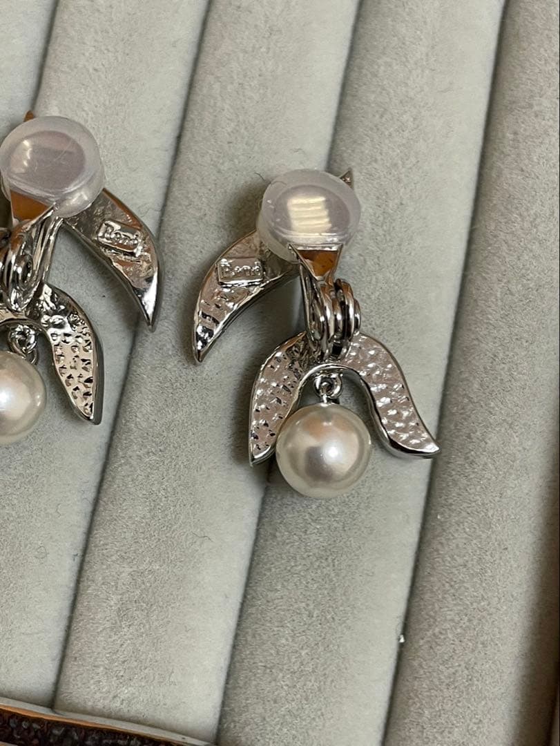 美品　ルネ　Rene パール　スズラン　ブローチ＆イヤリング　セット