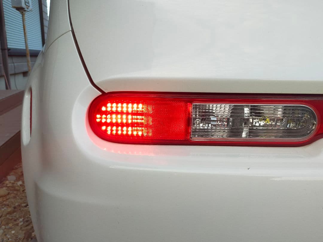 日産キューブ Z12 LEDテールランプ ガーニッシュ付き