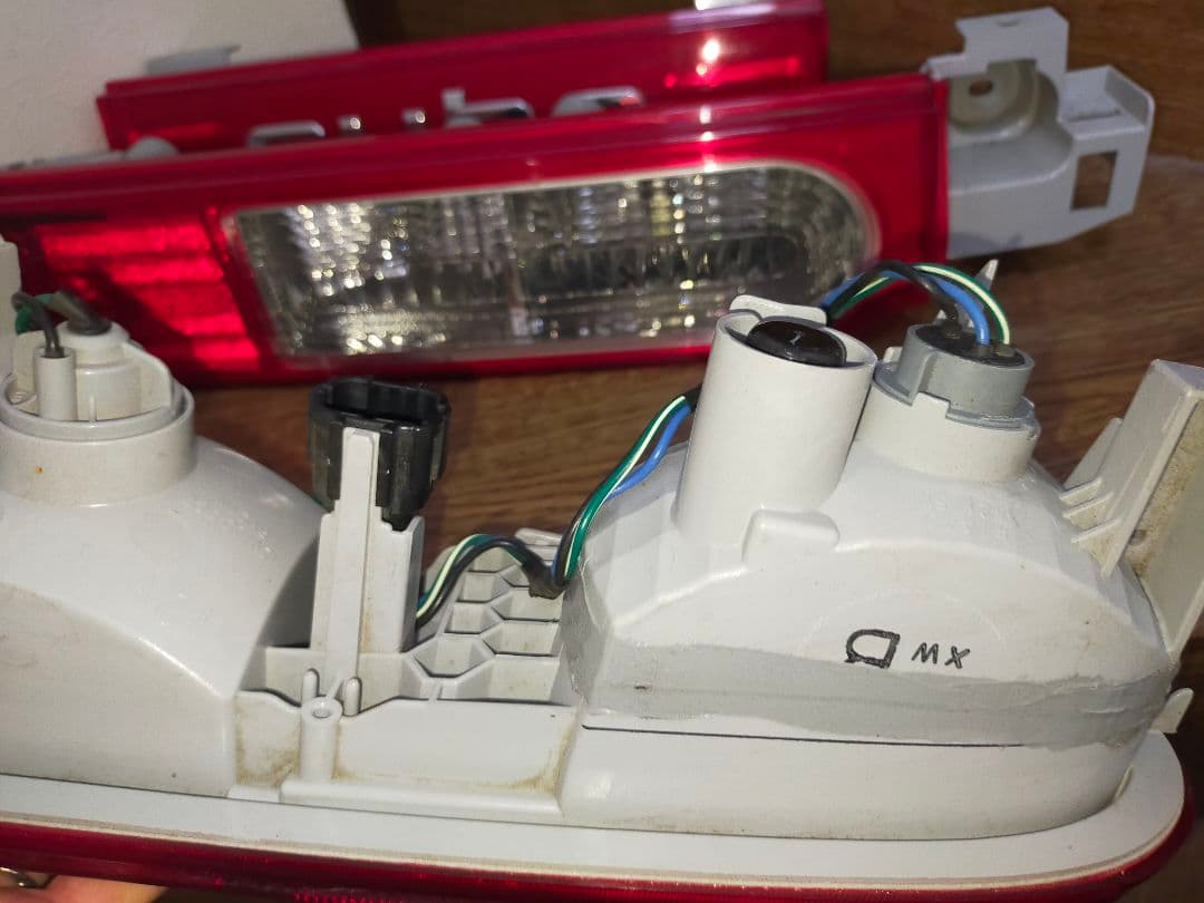 日産キューブ Z12 LEDテールランプ ガーニッシュ付き