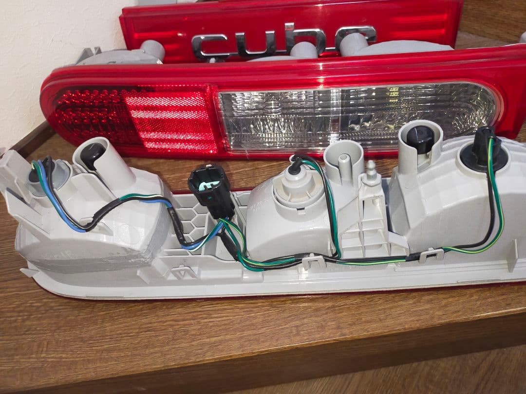 日産キューブ Z12 LEDテールランプ ガーニッシュ付き